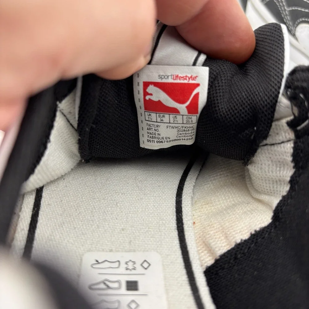 Puma Kinder-fit Sneakers Size 2.5 White Black Excellent Hook and Loop 302868 05